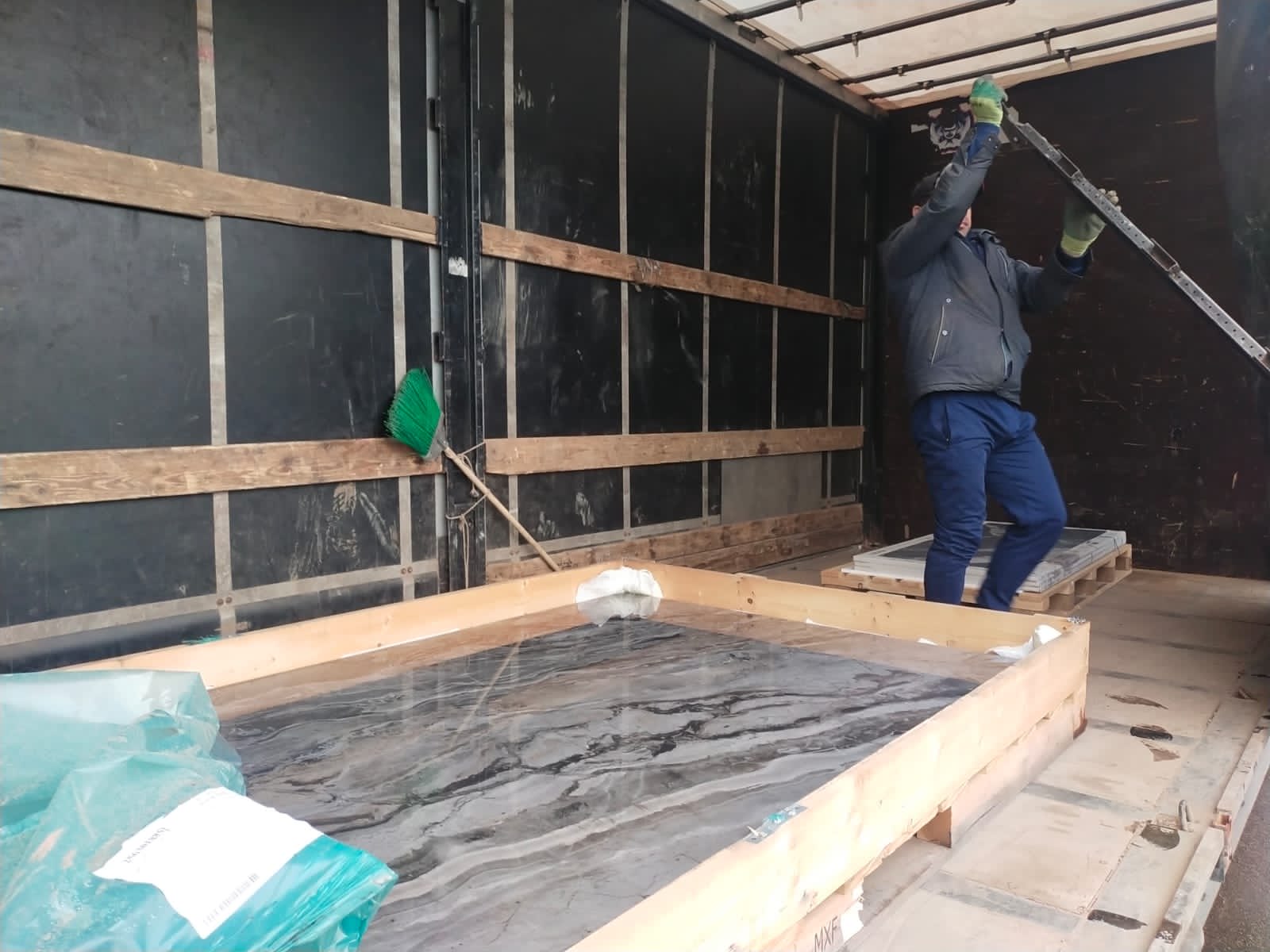 Заказать услуги в Москве и Московской области Заказать услуги в Москве и Московской области