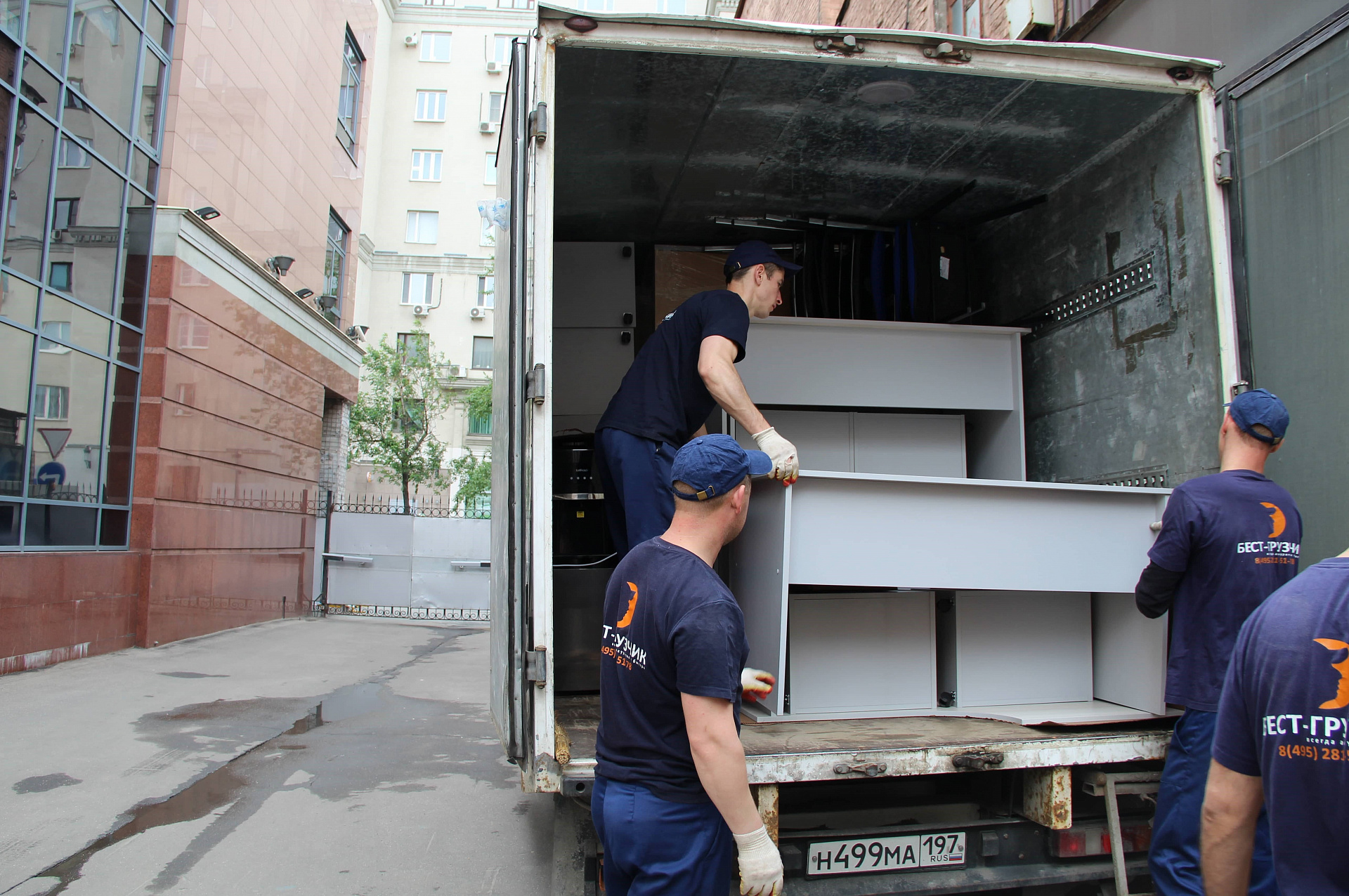 Перевозка мебели на дачу из Москвы в область с грузчиками недорого -  