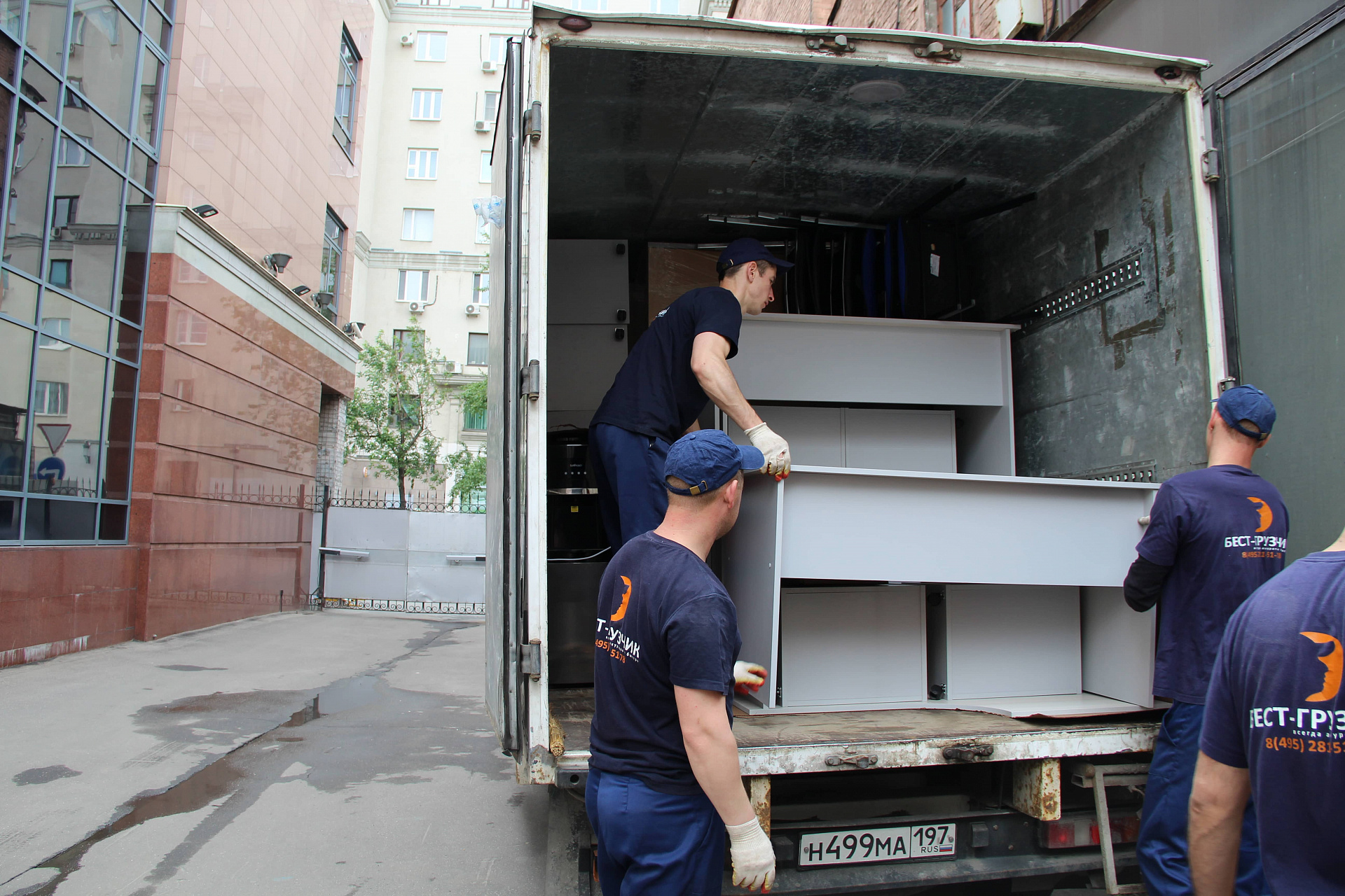 Перевозка мебели с грузчиками недорого Москва | Заказать перевозку мебели